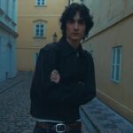 we never dated Lyrics – sombr